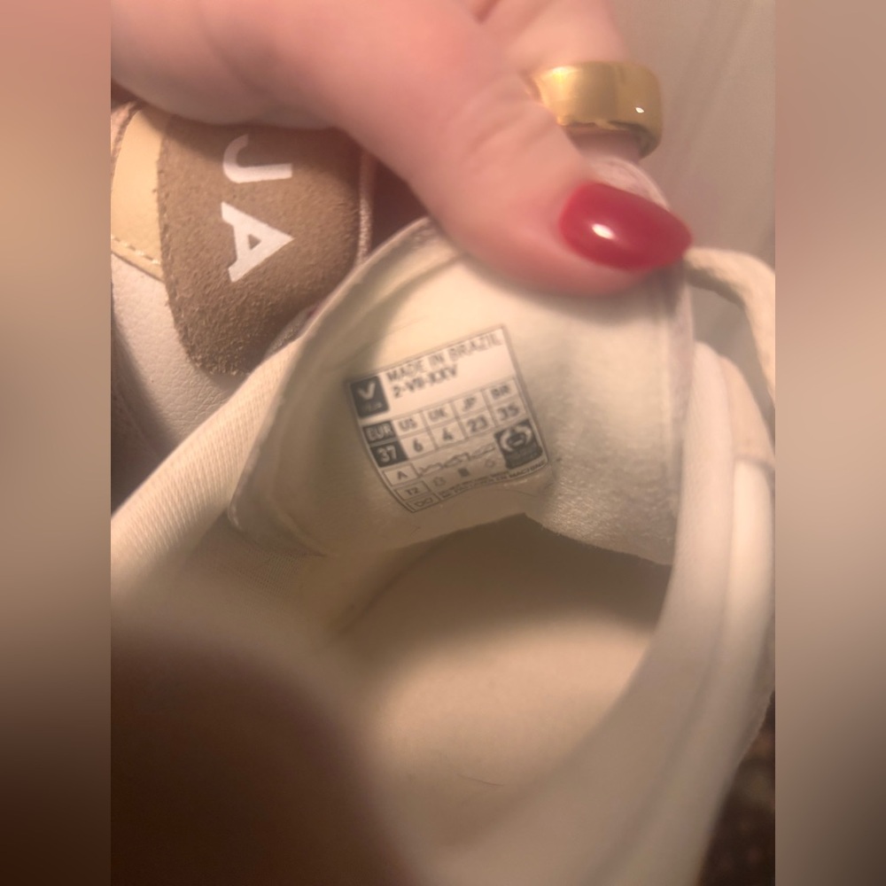 Women's veja shoes